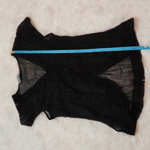 Jacqui e sheer one button closure vest - Picture 9 of 10